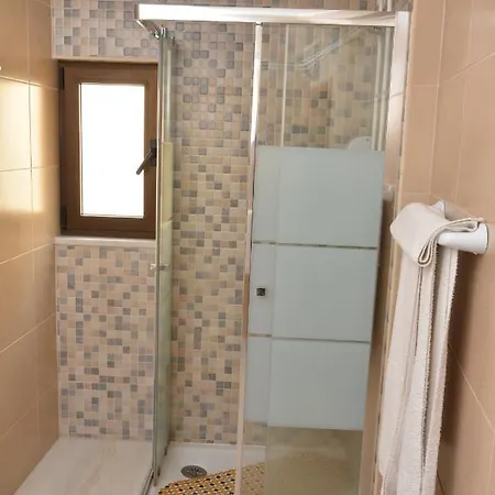 Local Manuel Da Parreira בית הארחה