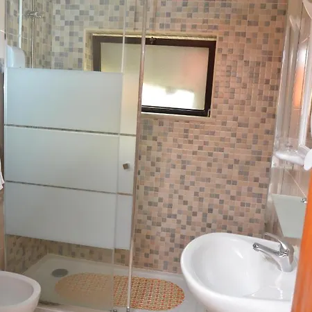 Local Manuel Da Parreira בית הארחה 2*