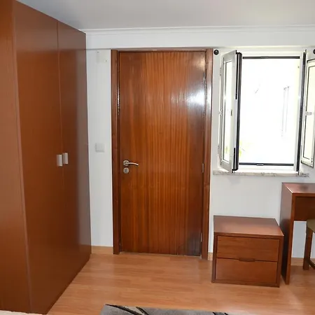 Local Manuel Da Parreira 2* פיגואיירה דה פוז